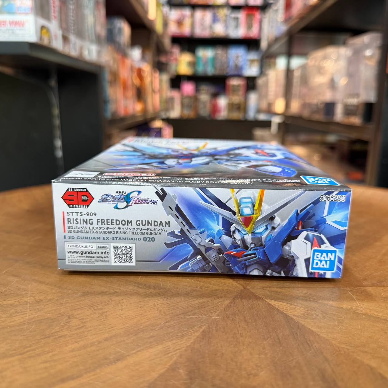SD Gundam EX-Standard STTS-909 Rising Freedom