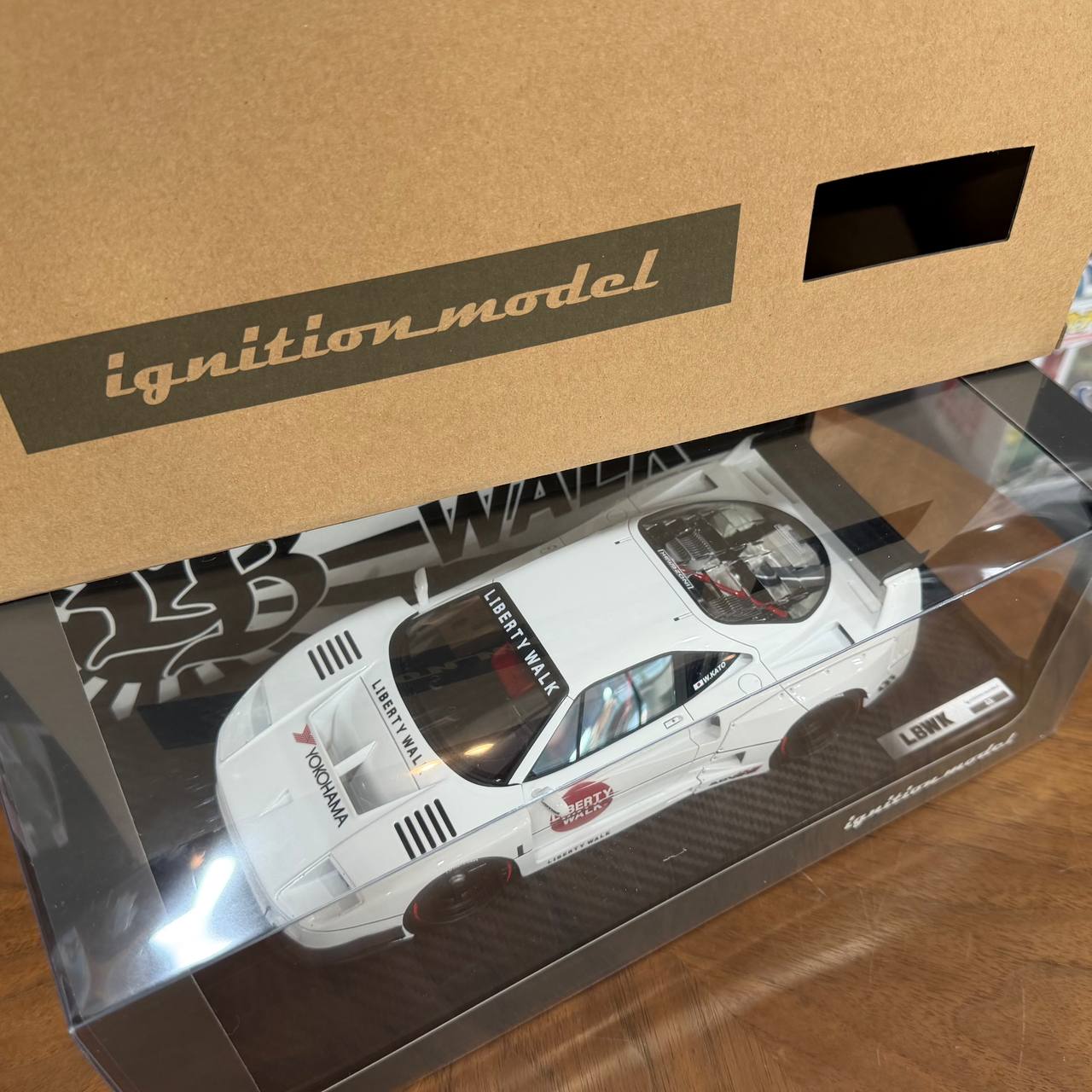Ferrari F40 LBWK White 1:18 IG3752